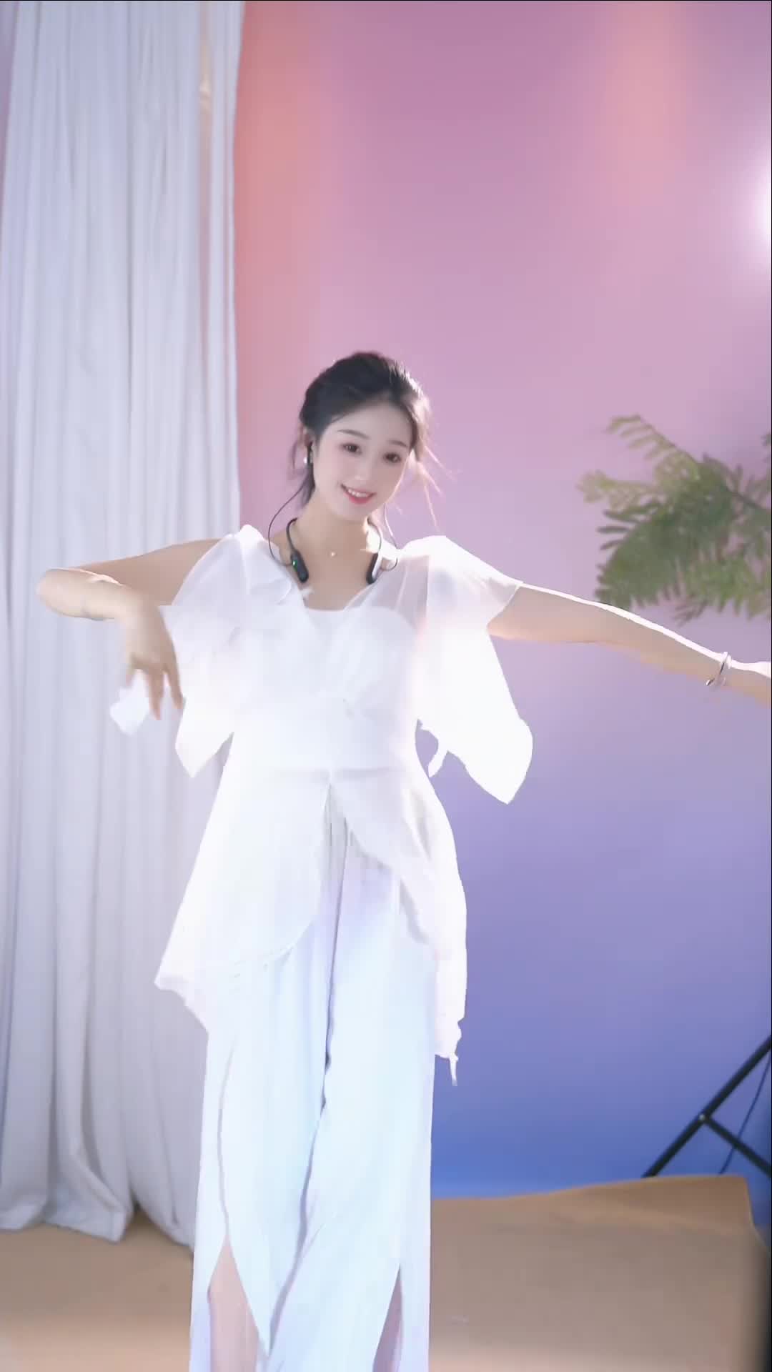 #唐紫涵 #抖音 #舞蹈 #中国舞 @ikan_live 2024-10-23