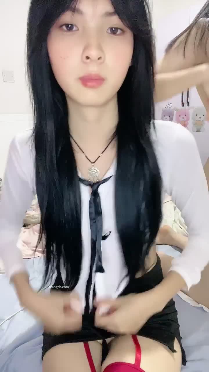 #掌管性感的神 新人校花！超漂亮~裸舞~掰穴自慰~狂撸!