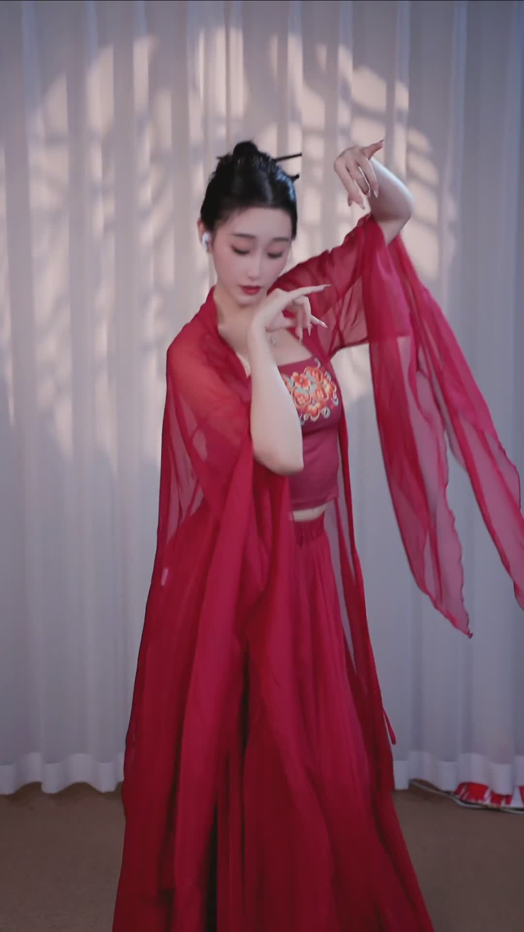 #柳云灿 #抖音 #舞蹈 #中国舞 @ikan_live 2024-11-02