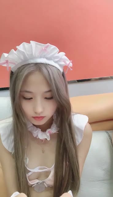 #大一学妹 女仆装清纯学妹被土豪大胖子干了