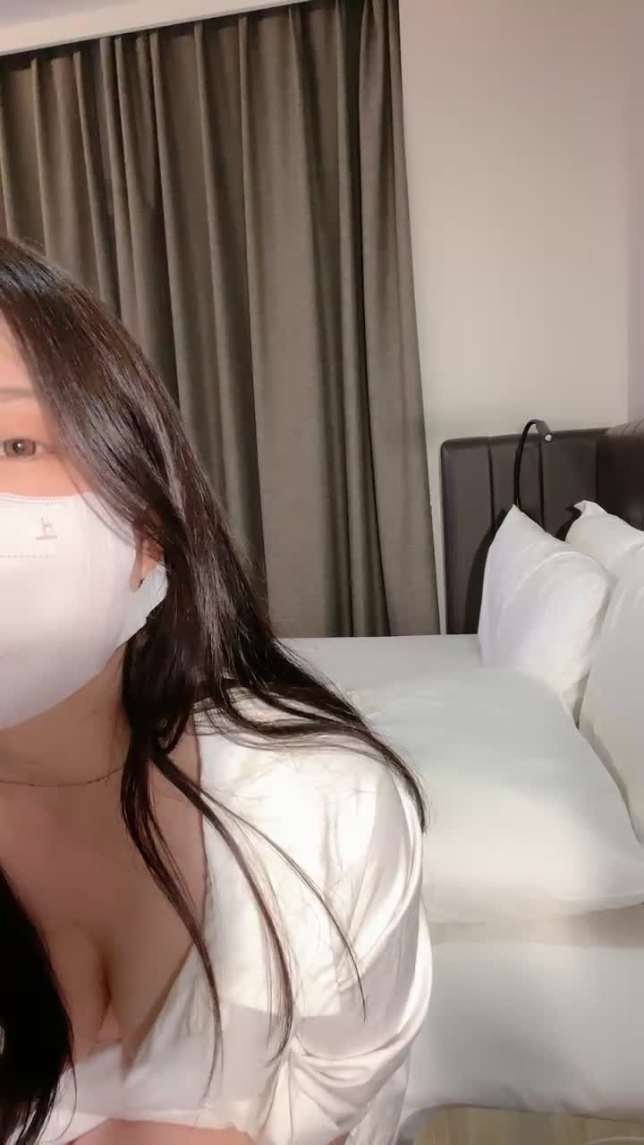 ️重磅G乳校花学妹️20小时【00后小姐姐】蹦舞甩奶自慰喷水