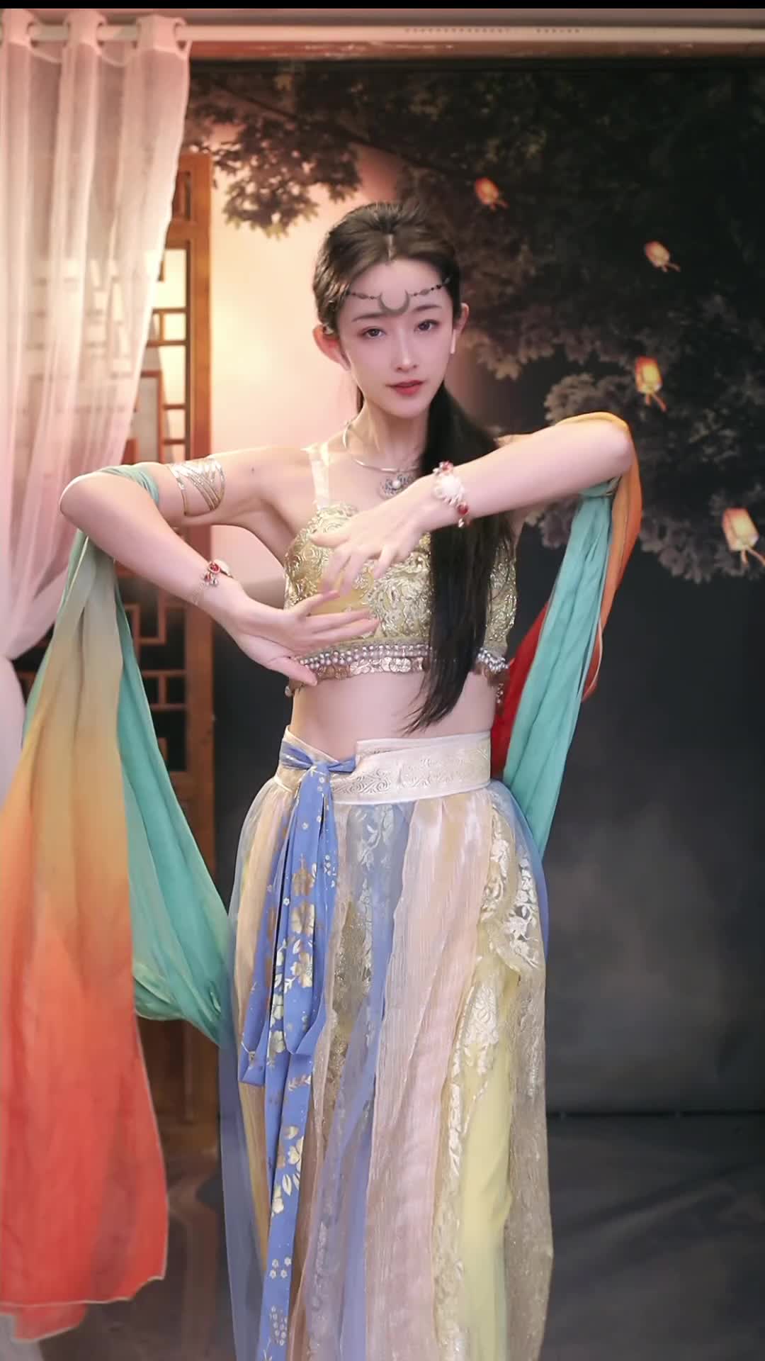 #花千小骨 #抖音 #舞蹈 #中国舞 @ikan_live 2024-11-09