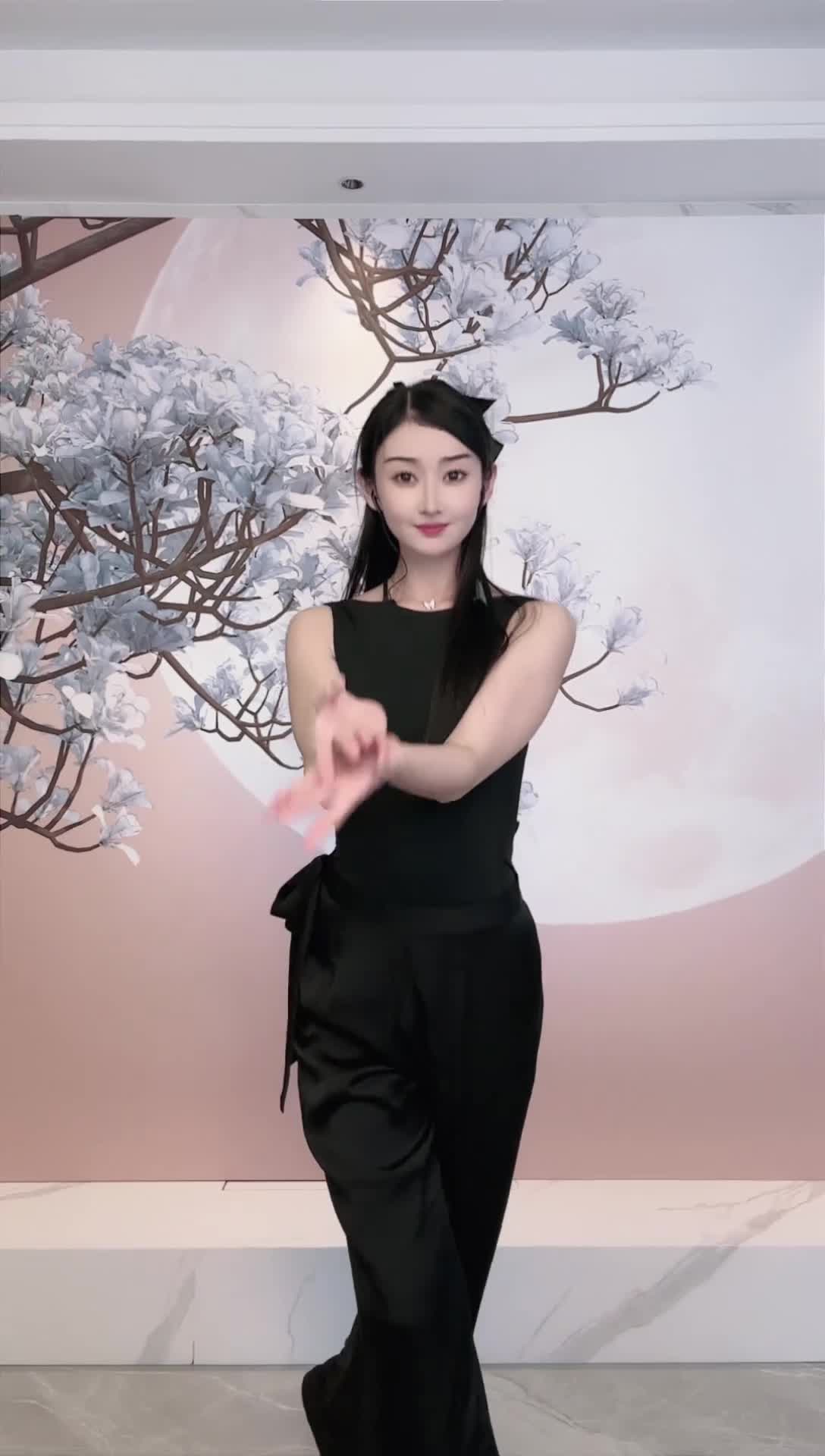 #中国舞_莹莹 #抖音 #舞蹈 #中国舞 @ikan_live 2024-11-04