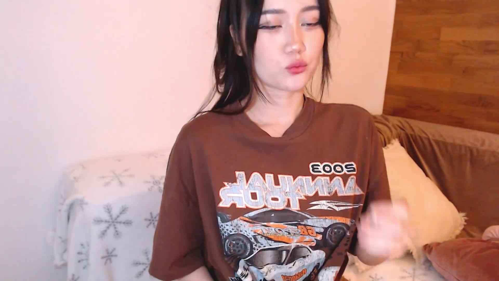 #Stripchat #AmiliYan @ikan_live 2024-11-10 VIP频道 部分视频  ️点击赞助-进群方式