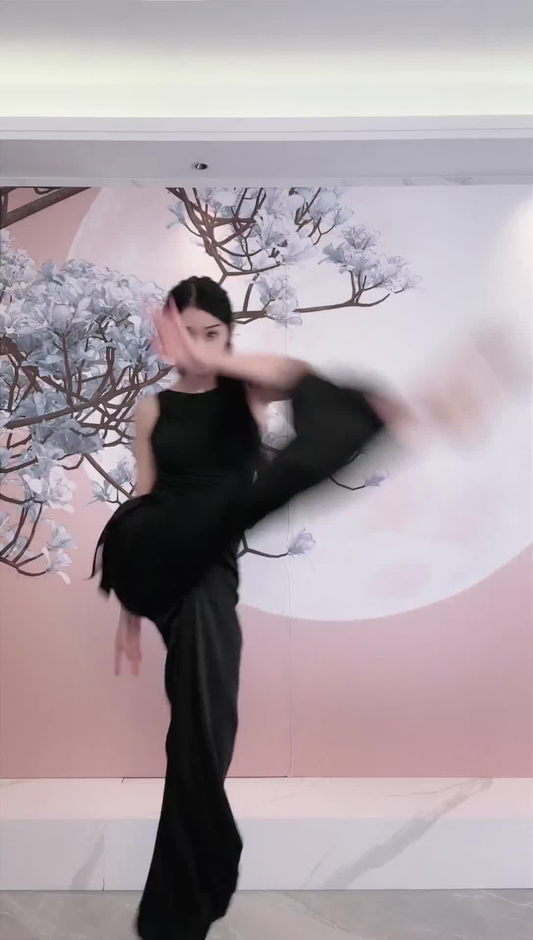 #中国舞_莹莹 #抖音 #舞蹈 #中国舞 @ikan_live 2024-11-07