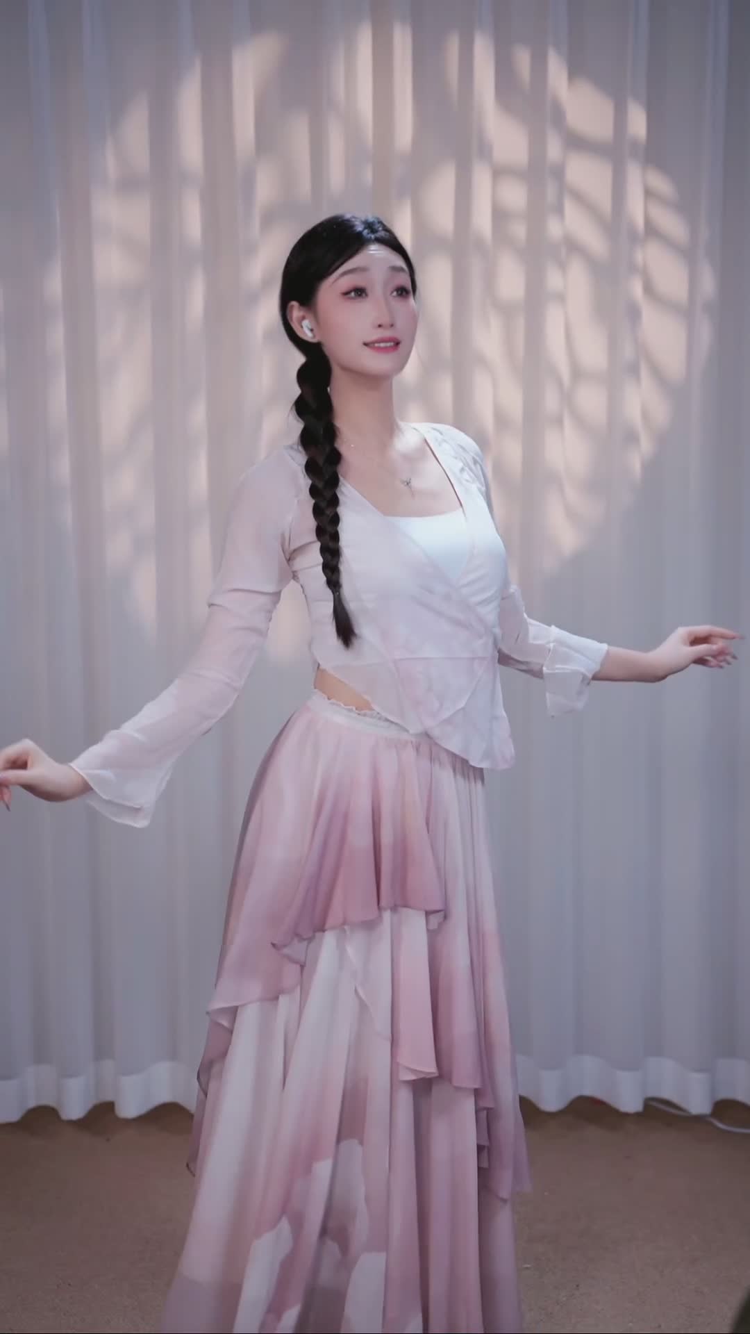 #柳云灿 #抖音 #舞蹈 #中国舞 @ikan_live 2024-11-03