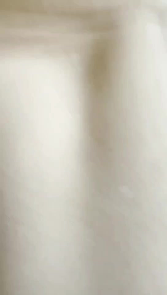 #老奶奶骚老太太和年轻人亲嘴 一口一个老公