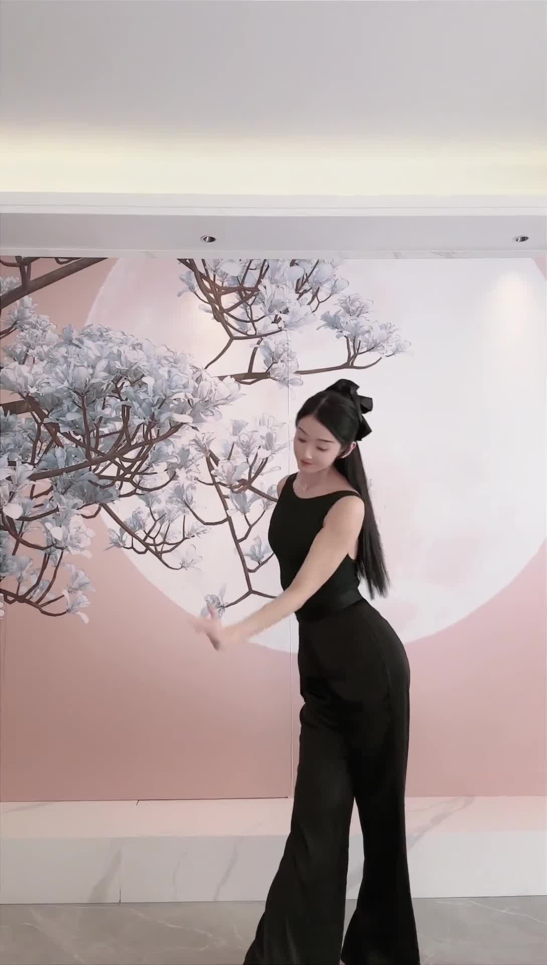 #中国舞_莹莹 #抖音 #舞蹈 #中国舞 @ikan_live 2024-11-04