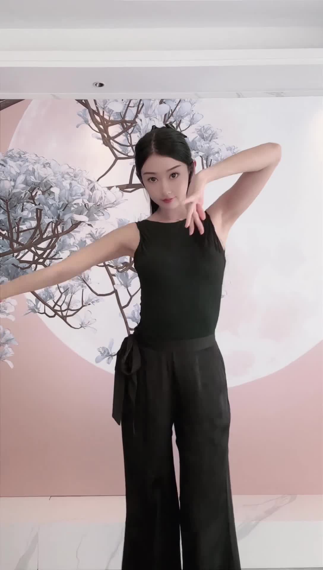 #中国舞_莹莹 #抖音 #舞蹈 #中国舞 @ikan_live 2024-11-06