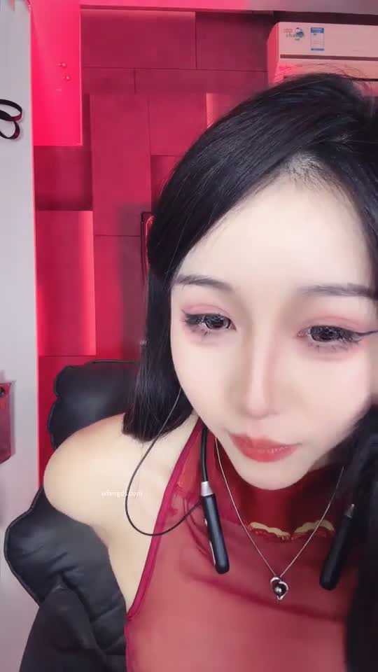 #小鱼睡不醒 极品福利姬美女 超美女神 丝袜长腿 裸舞 道具自慰视频福利
