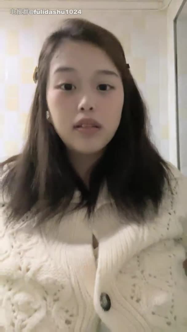 #直播 #甜甜甜甜圈 巨乳坦克