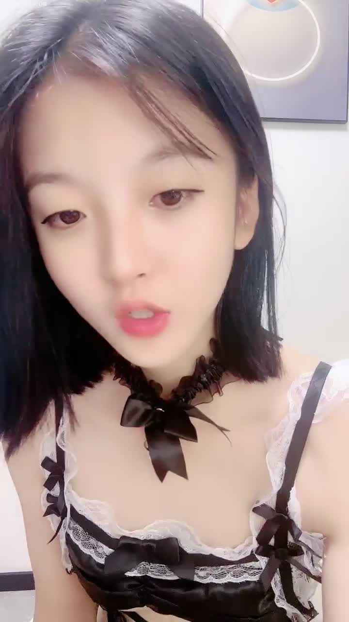 #新人源源 超粉校花 舌钉口交,刚下海就被干,跪马桶上… 上老王论坛当老王