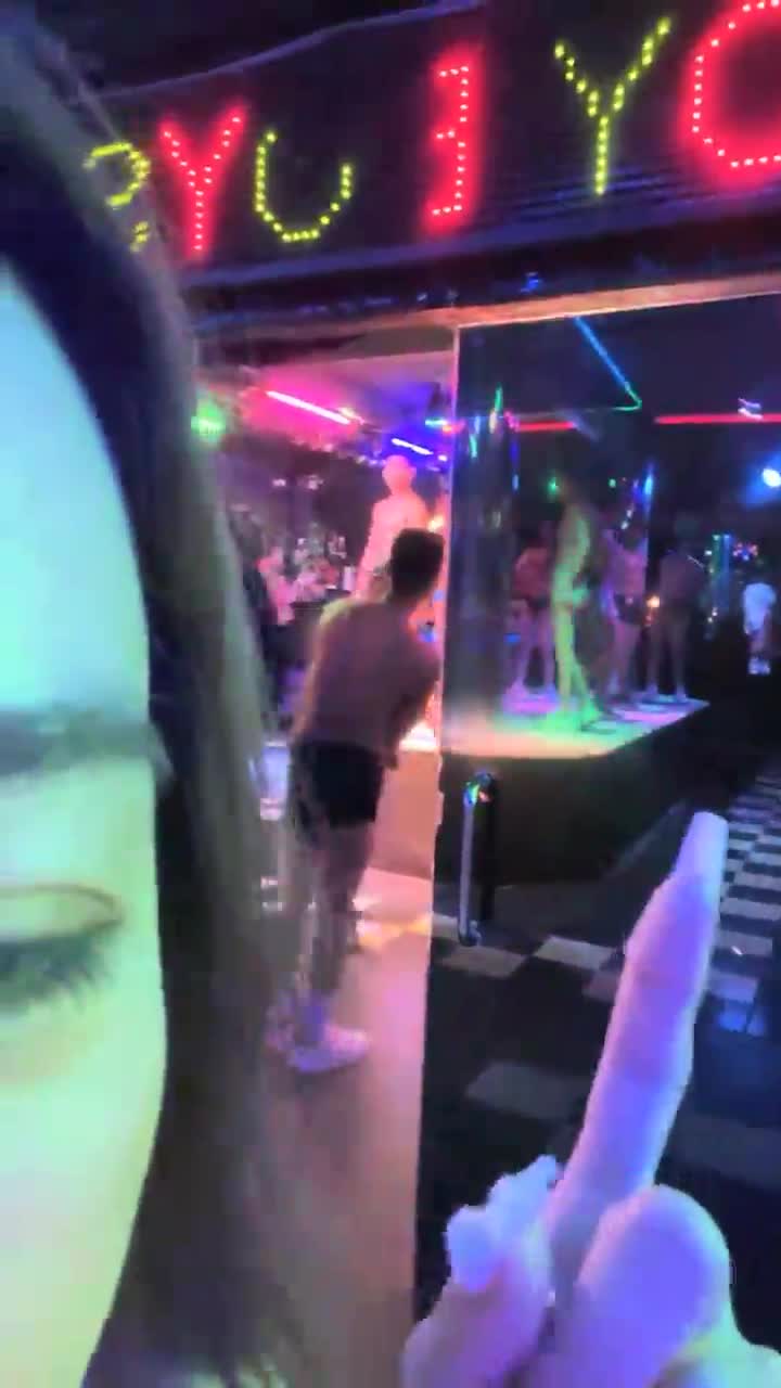#半糖主播 #翘臀木子 #付费直播 #健身房 健身女和炮友啪啪啪