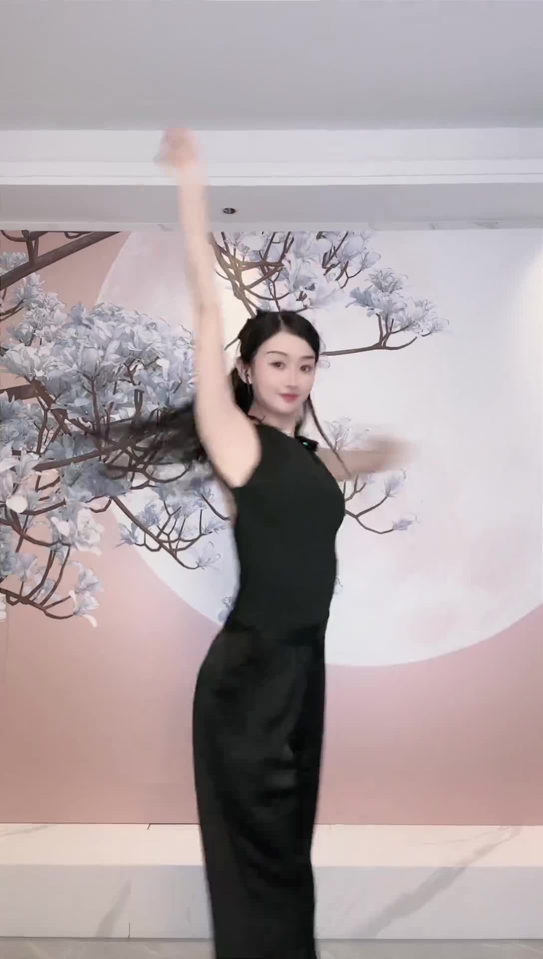 #中国舞_莹莹 #抖音 #舞蹈 #中国舞 @ikan_live 2024-11-04