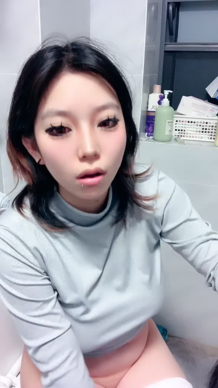 #顶级玩偶 巨乳主播! 肥臀大屁股~无套啪啪~道具自慰~!