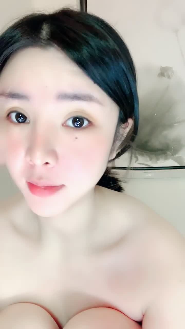 #裸舞婉儿 裸舞女神 激情裸舞 网红歌曲摇太阳 视觉享受 身材超性感~道具狂插！