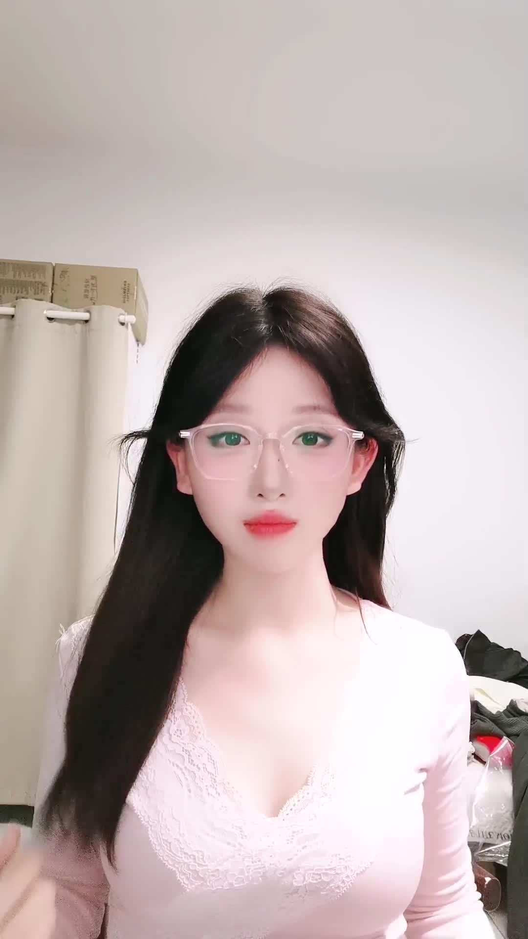 十个眼镜九个骚~好漂亮【反差女大学生】无敌美臀扒开粉穴