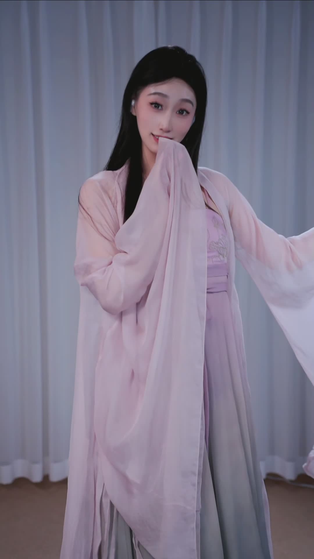 #柳云灿 #抖音 #舞蹈 #中国舞 @ikan_live 2024-11-04