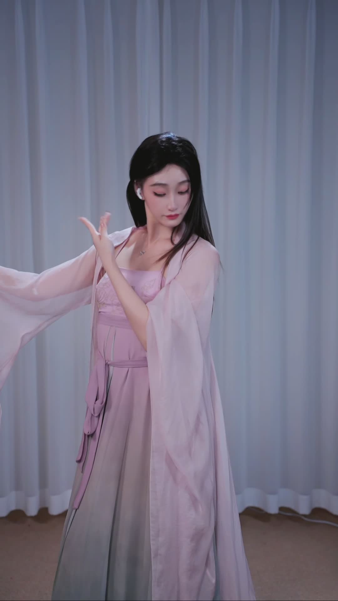 #柳云灿 #抖音 #舞蹈 #中国舞 @ikan_live 2024-11-04