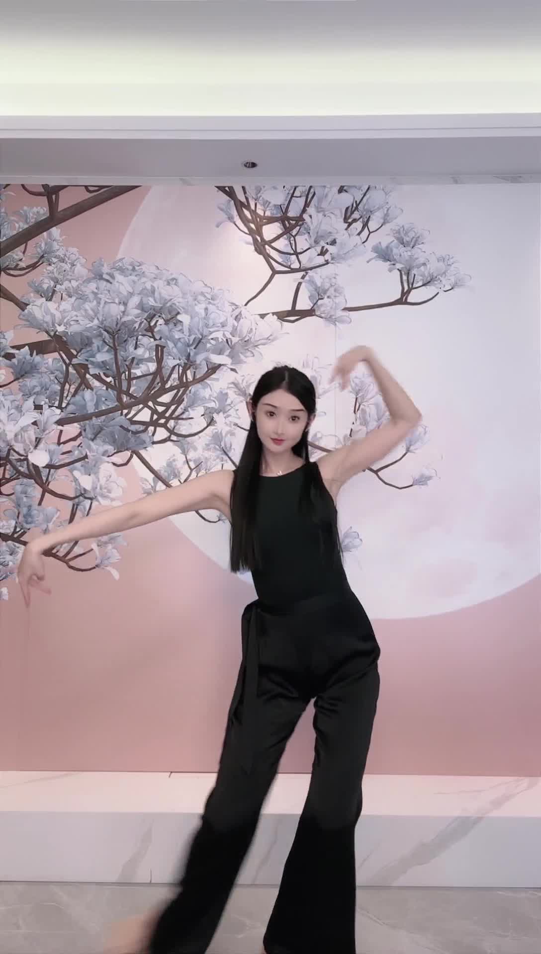 #中国舞_莹莹 #抖音 #舞蹈 #中国舞 @ikan_live 2024-11-07