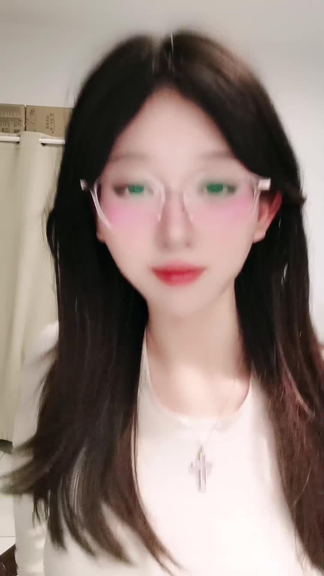 十个眼镜九个骚~好漂亮【反差女大学生】无敌美臀扒开粉穴