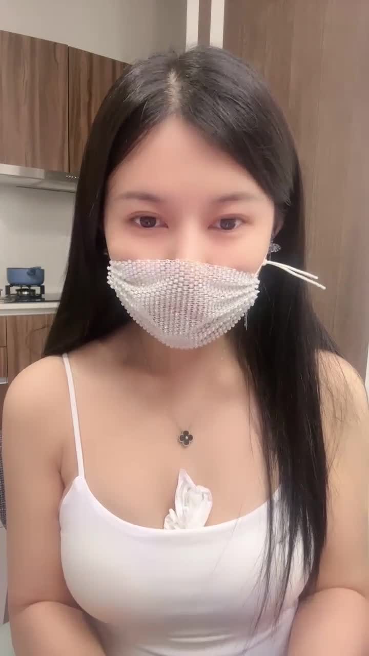 #桃子饿了 胸型挺好看很饱满 良家女神！唯一一次收费！ 完美身材 特写扒逼视频福利