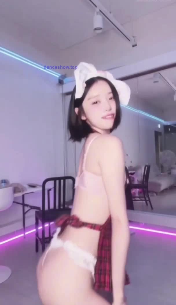 韩国BJ福利姬美女 曾伊mllnjx 极品女团热舞 丁字勒B磨豆腐裸舞露点自慰福利