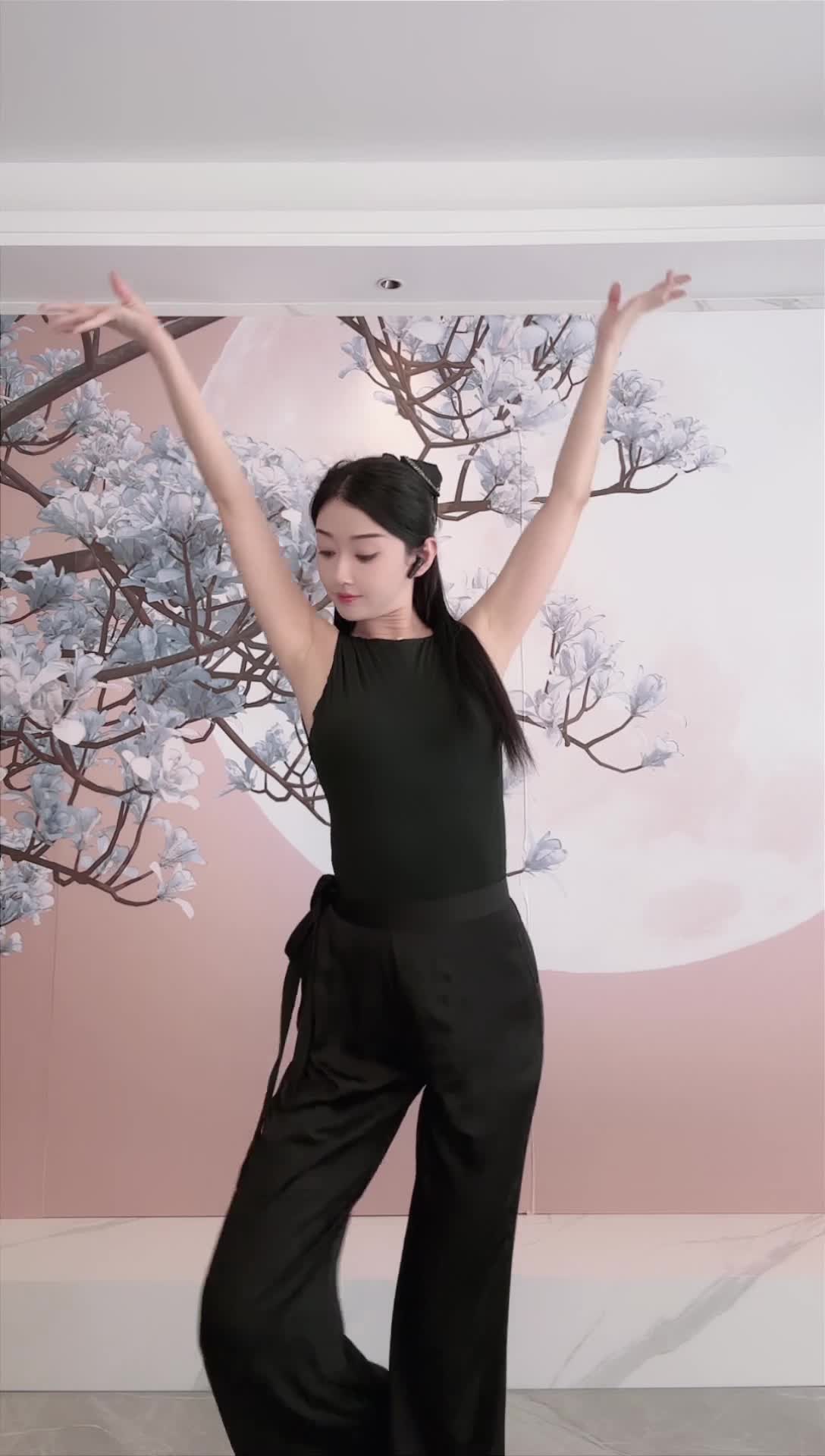 #中国舞_莹莹 #抖音 #舞蹈 #中国舞 @ikan_live 2024-11-06