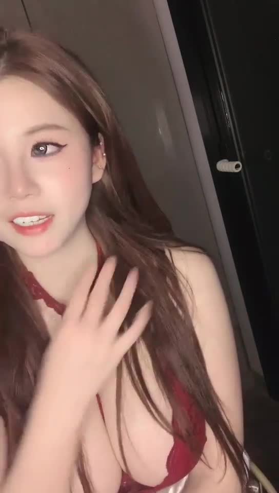 #Duu 重磅！珠峰颜值超美~深海炸弹 超级巨乳狂甩 太爽了