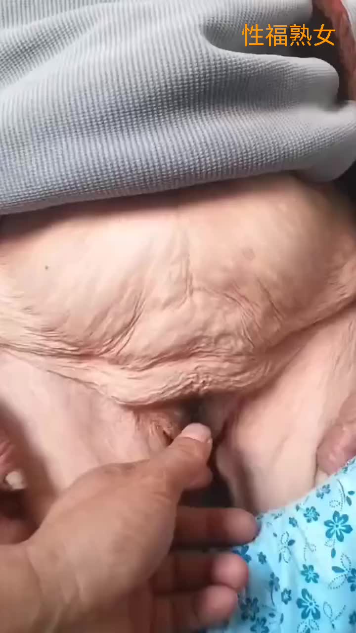 #老奶奶老奶奶都带假牙了还出来做
