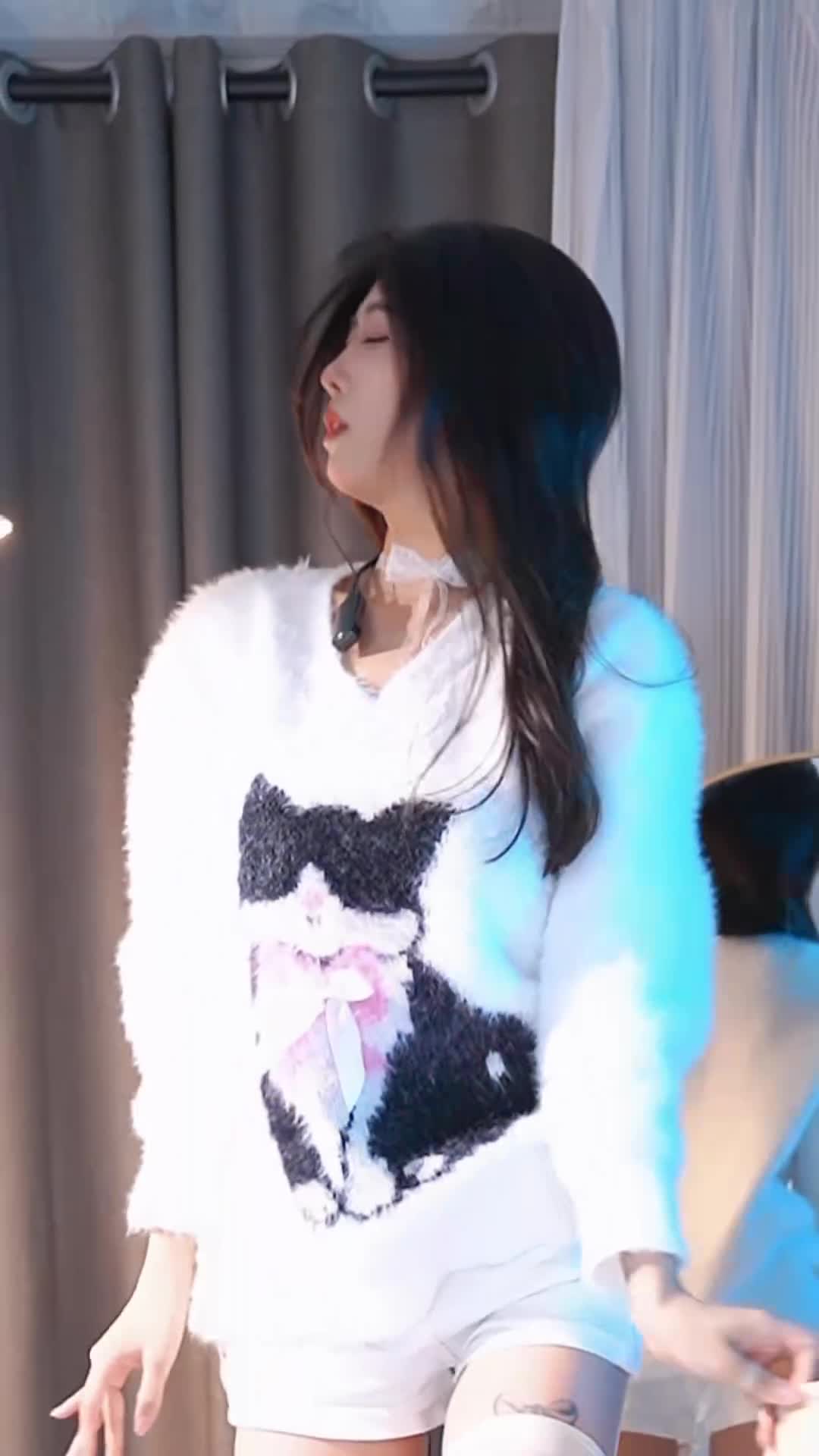 #徐妍一 #抖音 #舞蹈 @ikan_live 2024-11-04