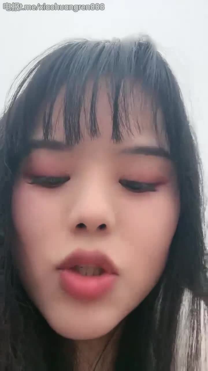 #直播 #葡萄熟透了户外坦克少妇直播，很新奇，巨乳肥臀，奶头大，脸蛋好看，非常精品