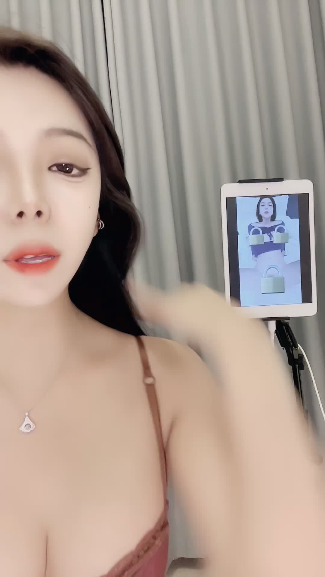 #西奶 颜值女神~雪白G奶~肥臀肥鲍~跳蛋自慰