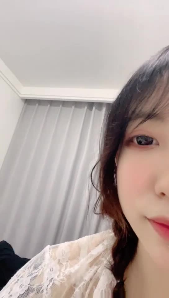 顶级校花下海直播~巨乳桃臀~丝袜美腿~放飞自我~抖奶掰穴