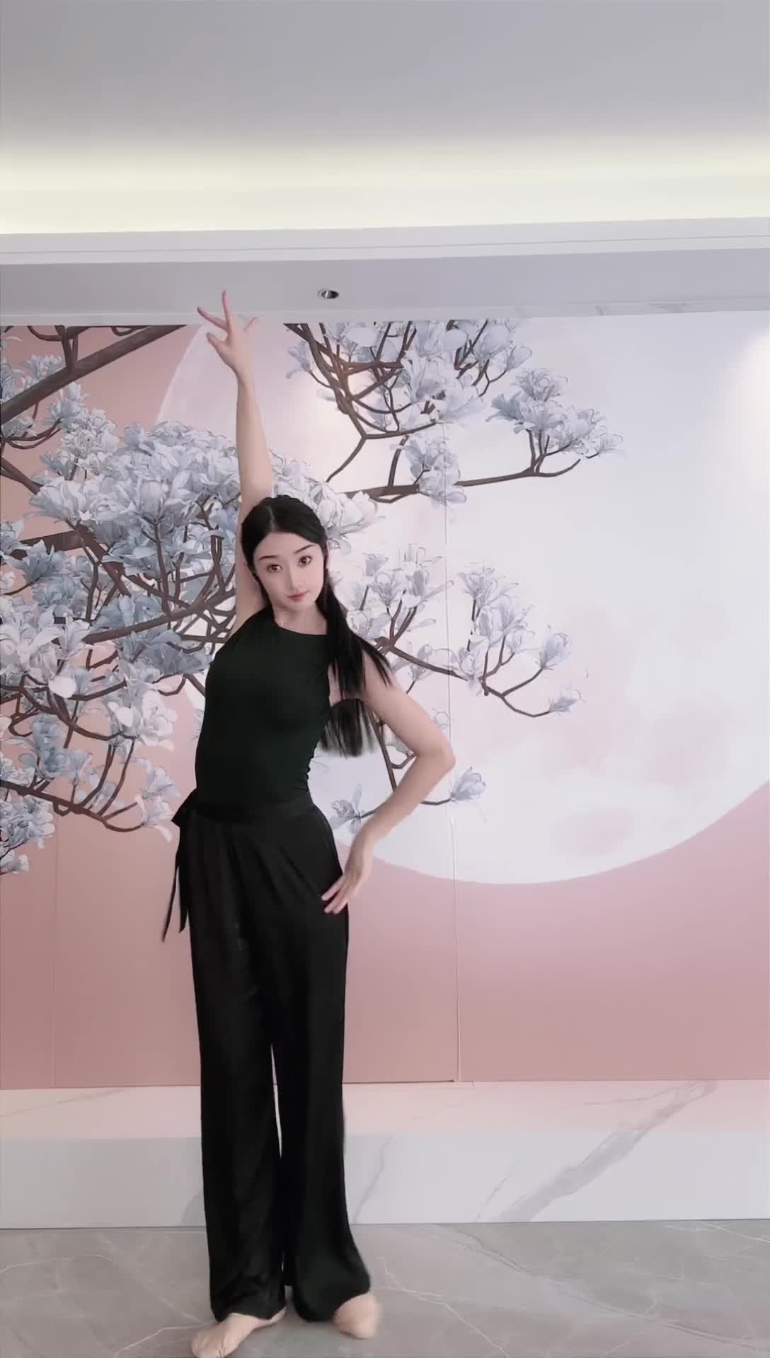 #中国舞_莹莹 #抖音 #舞蹈 #中国舞 @ikan_live 2024-11-07