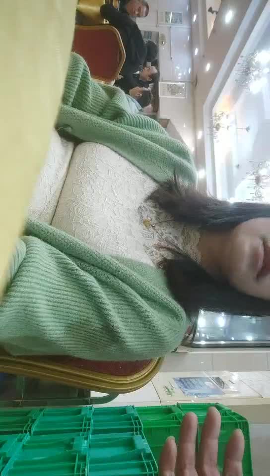 #少妇 #良家 #约炮 #偷情 【李总探花】，良家人妻，从吃晚饭到酒店全程偷拍，急不可耐脱光啪啪，连干两炮，激情四射撸管佳作