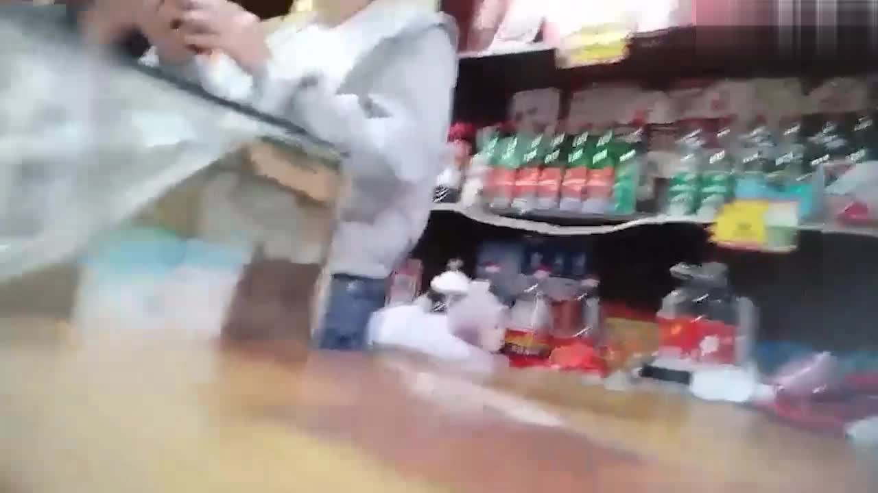 #老鸡在自家超市二楼兼职卖逼的超市老板娘