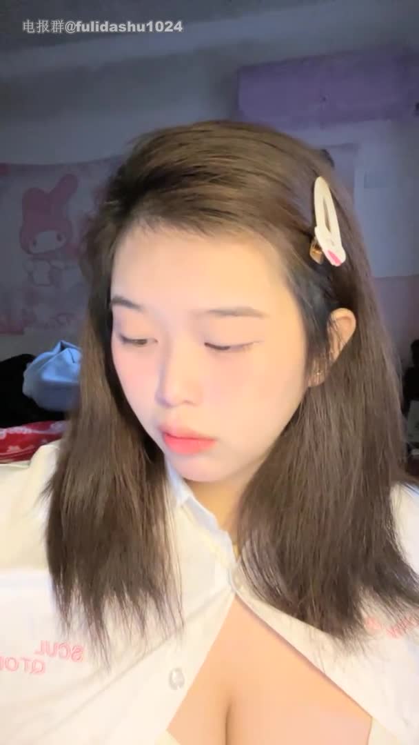 #直播 #甜甜甜甜圈 巨乳坦克
