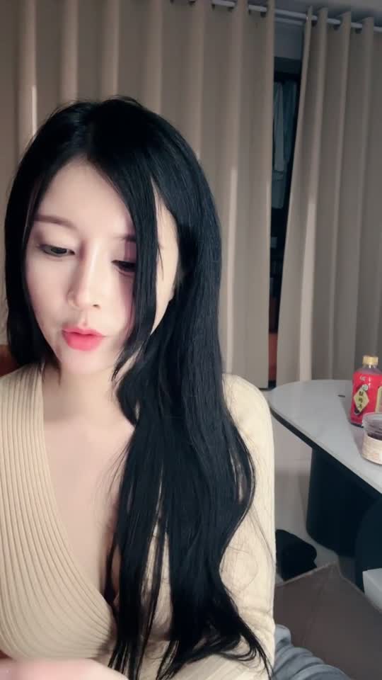 #霸气白骨精 G奶名媛！不射算我输 扣穴自慰！淫水狂喷
