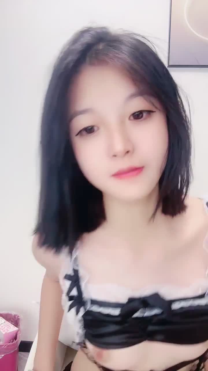 #新人源源 超粉校花 舌钉口交,刚下海就被干,跪马桶上… 上老王论坛当老王
