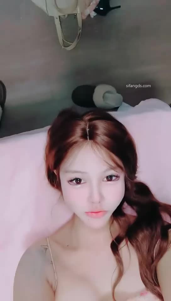 #小小榨汁精 榨精骚母狗~自慰抽插流白浆 无套操翻白眼