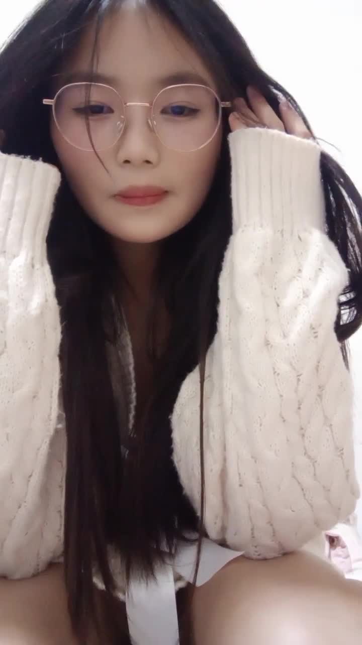 【#困困兔】直播大秀早期作品 #抖音 #眼镜妹