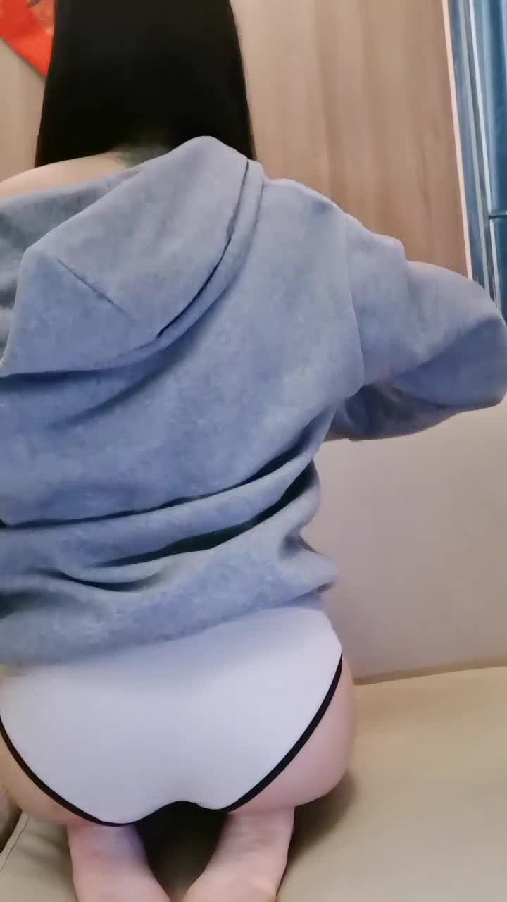 精神小妹直播大秀超超级合集13又是羡慕精神小伙的8天#精神小妹 #直播 #学生我要去给精神小伙当马仔了 可以轮到吗 我去推屁股也行啊