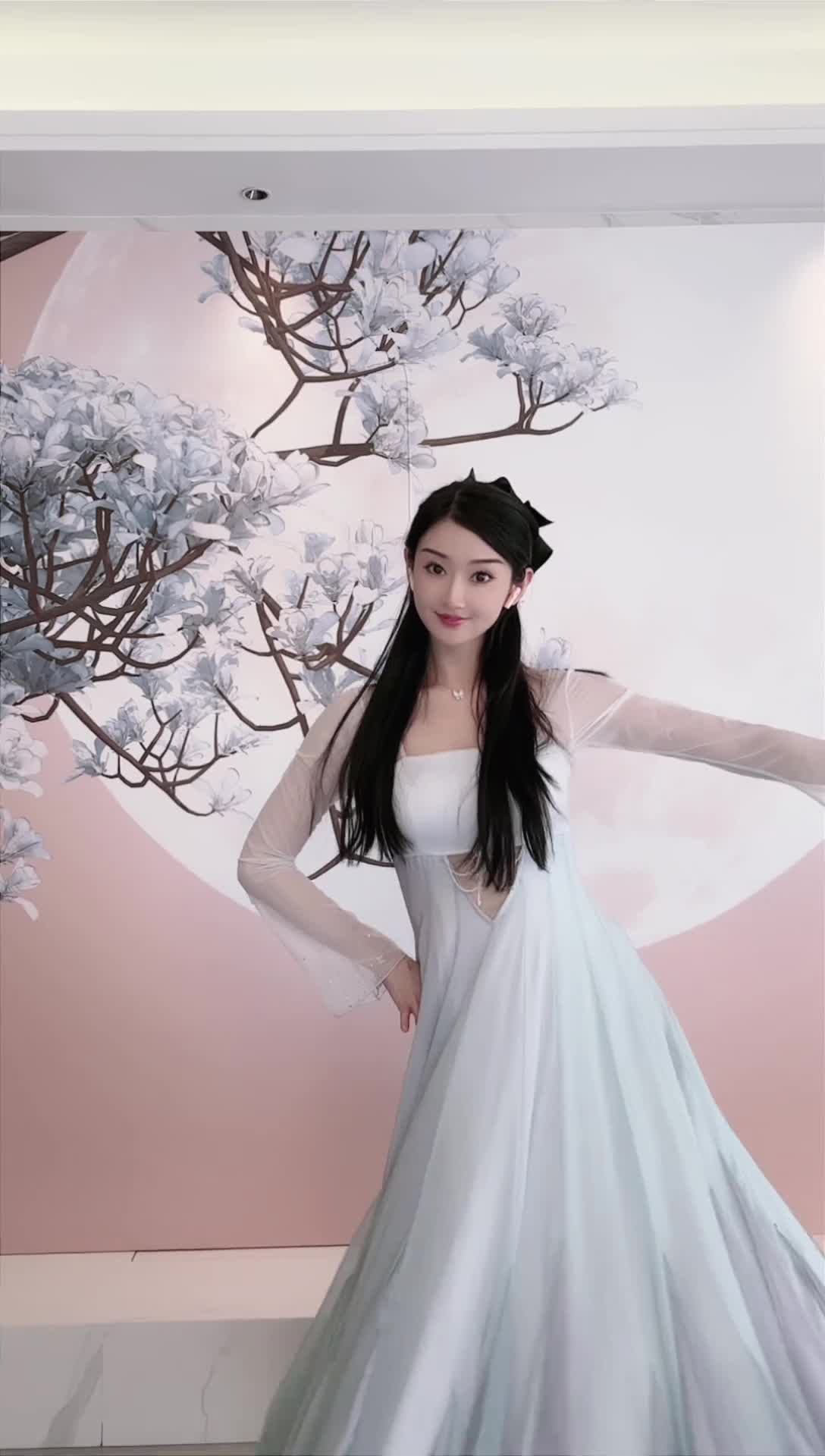 #中国舞_莹莹 #抖音 #舞蹈 #中国舞 @ikan_live 2024-11-20