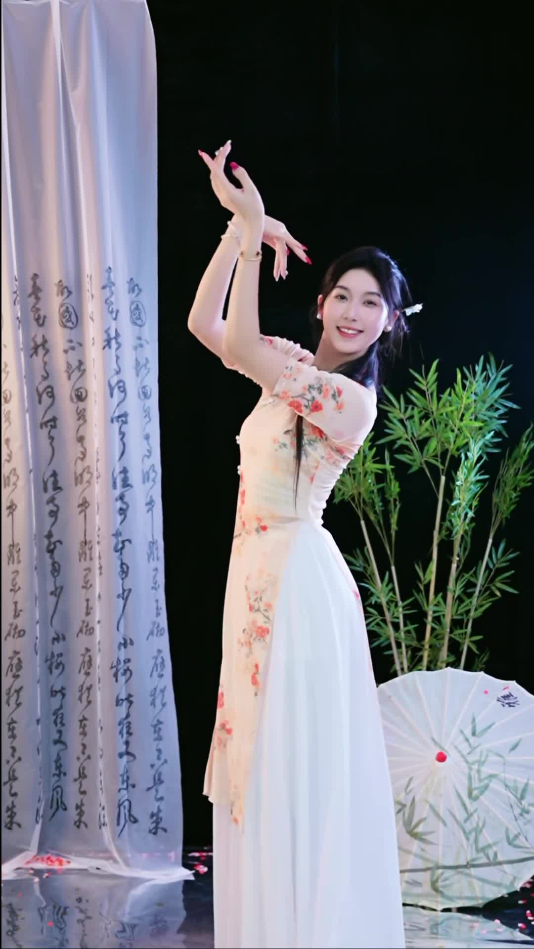 #徐婉婷 #抖音 #舞蹈 #中国舞 @ikan_live 2024-12-14