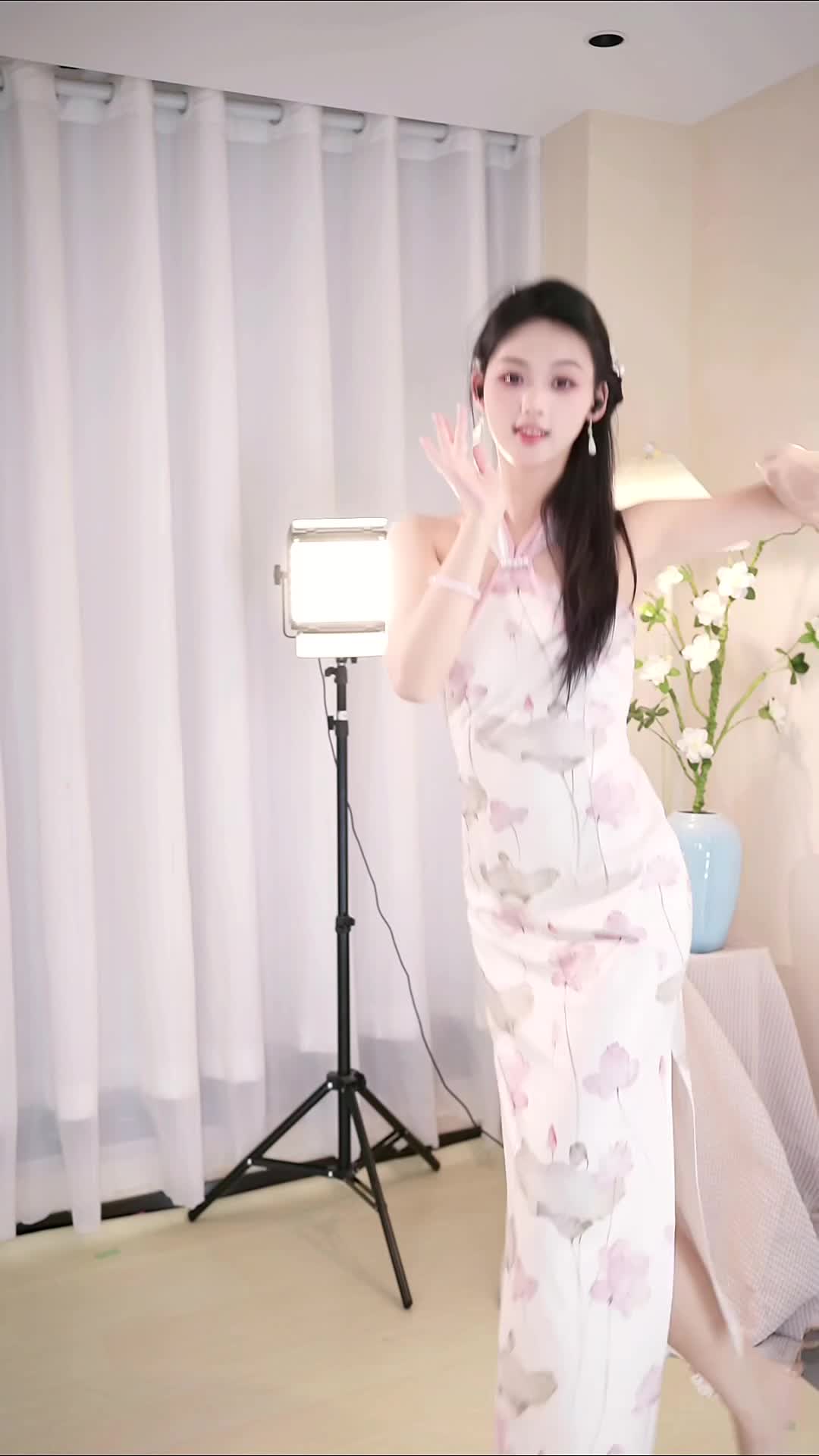 #柒柒 #抖音 #舞蹈 #中国舞 @ikan_live 2024-11-19