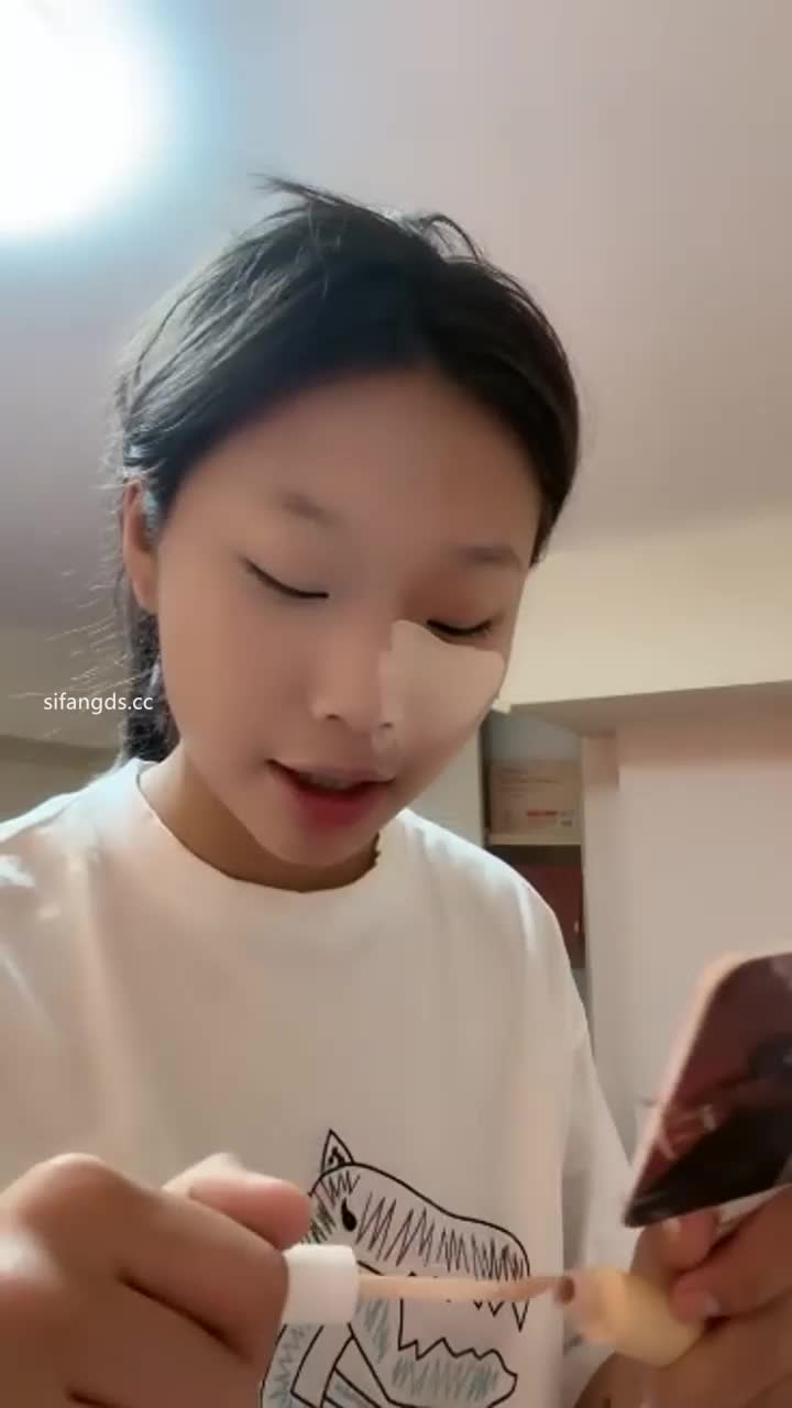 太几把羡慕精神小伙了 这tm直接闯红灯 精神小妹开播养男友 不说了 我要去纹身染黄毛 #精神小妹 #精神小伙