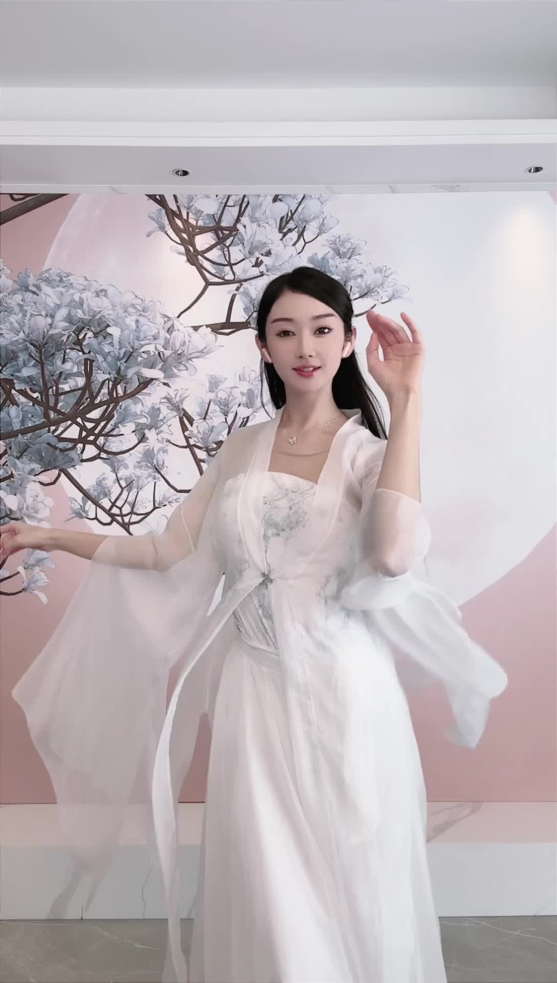 #中国舞_莹莹 #抖音 #舞蹈 #中国舞 @ikan_live 2024-12-13