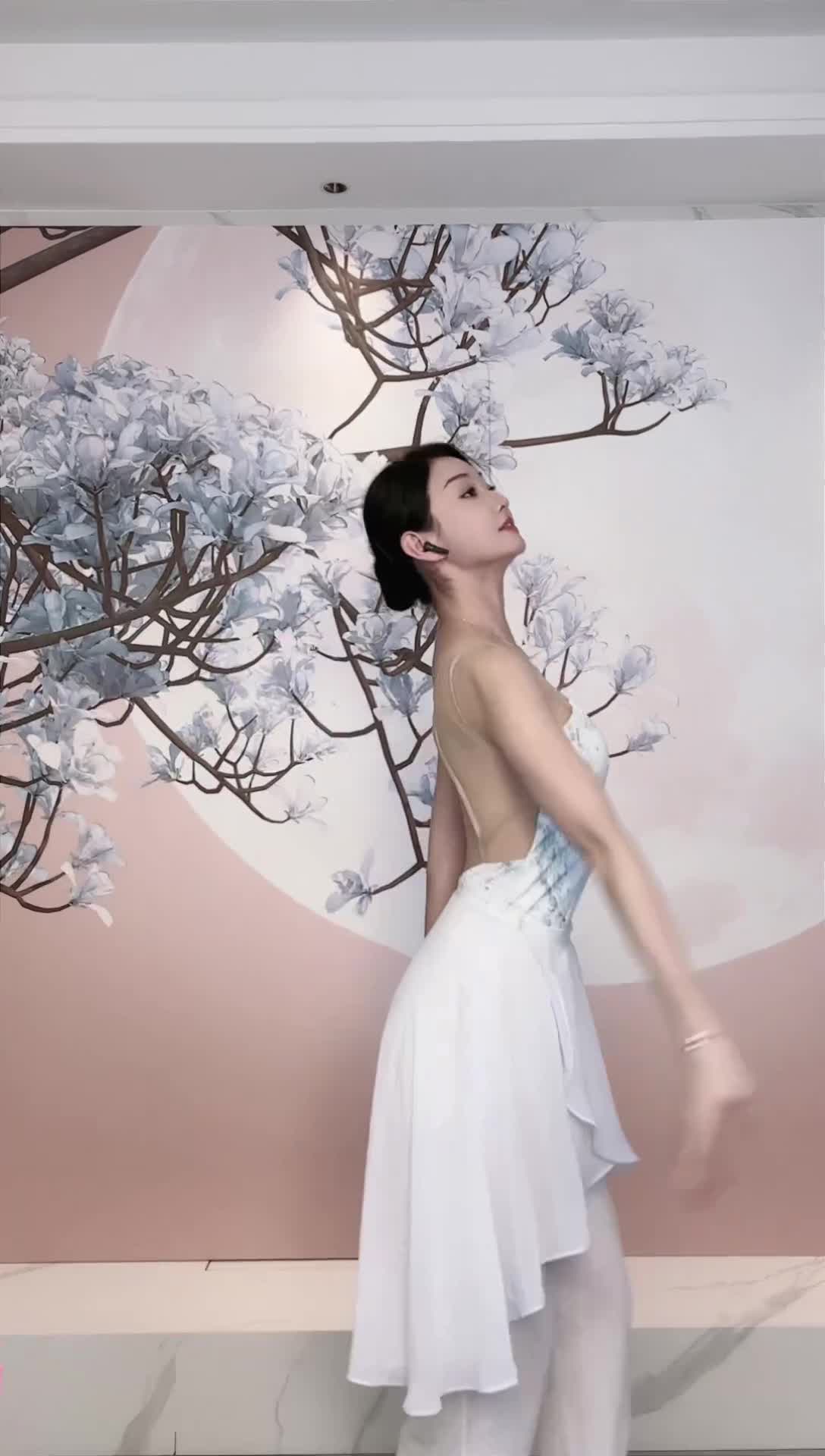 #中国舞_莹莹 #抖音 #舞蹈 #中国舞 @ikan_live 2024-11-19