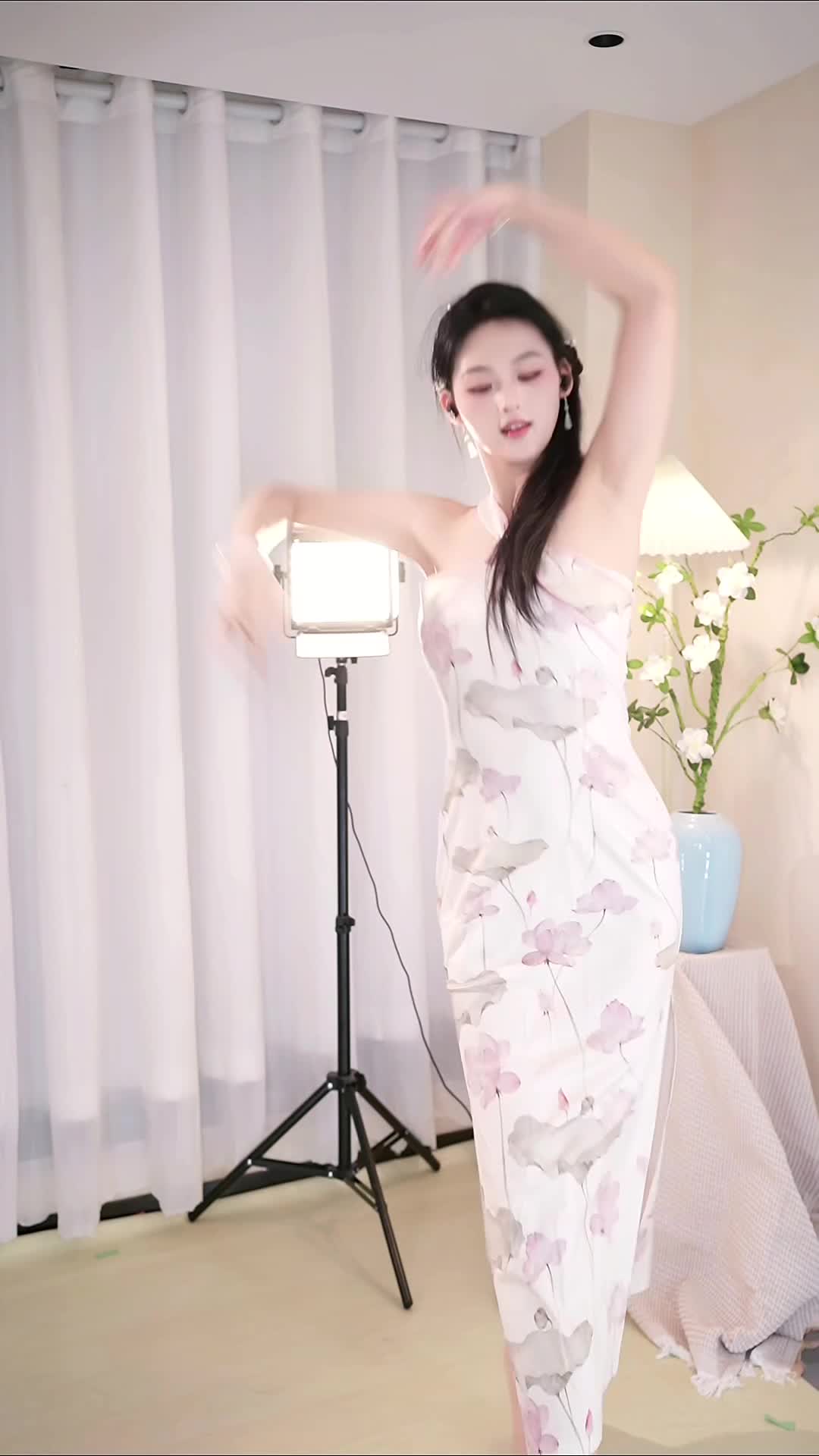 #柒柒 #抖音 #舞蹈 #中国舞 @ikan_live 2024-11-19